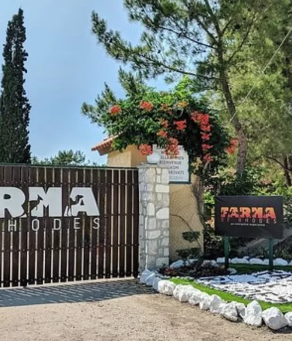 farma-of-rhodes-petting-1
